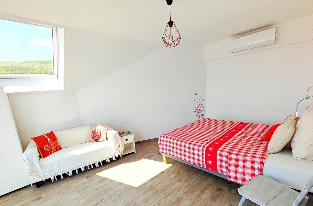 Janea Deep Red House Reichsfeld Exterior foto
