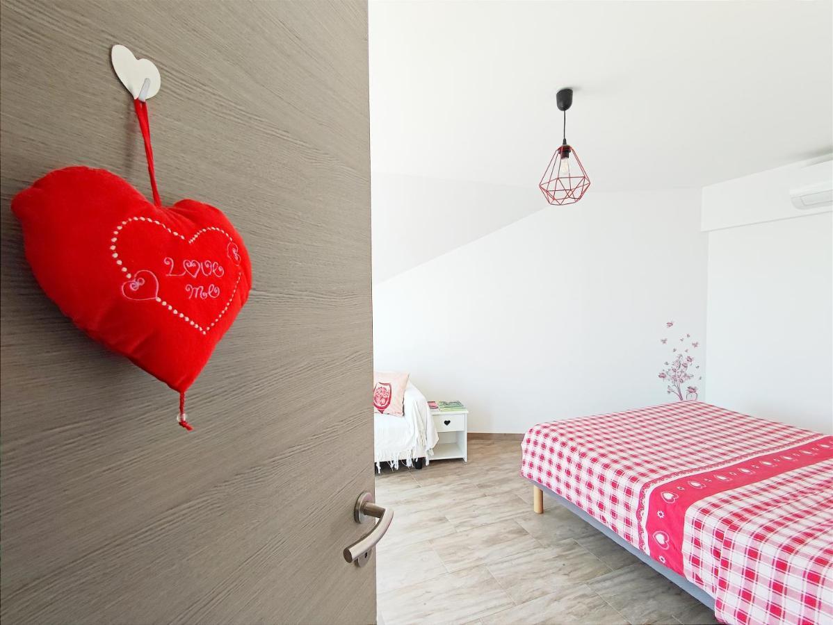 Janea Deep Red House Reichsfeld Exterior foto